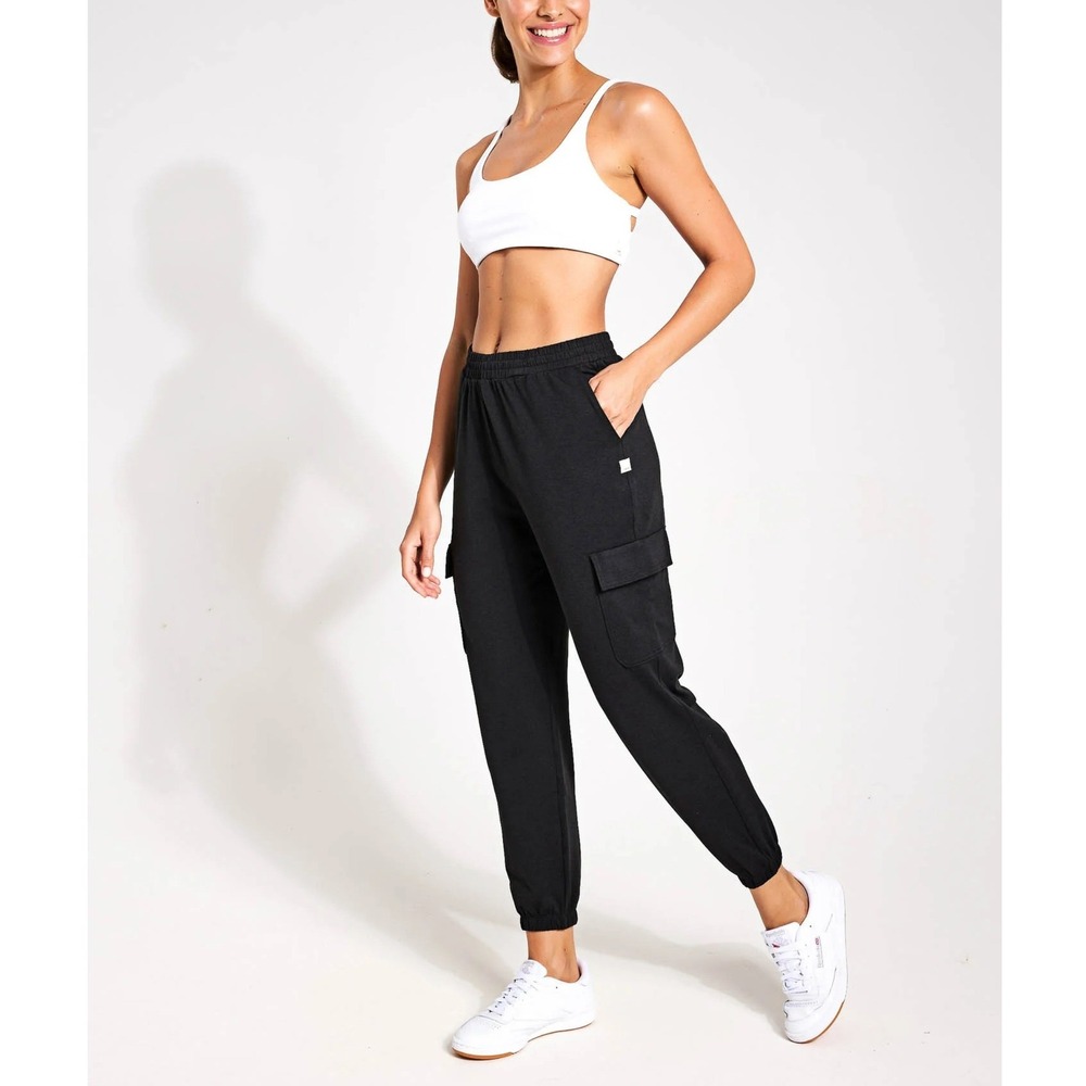 Vuori Boyfriend Cargo Jogger Black Recycled Performance Pants Womens Size - M